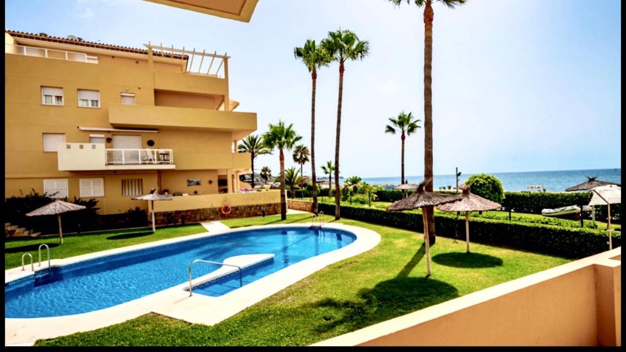 Beachfront Apartment In La Cala De Mijas Exteriör bild
