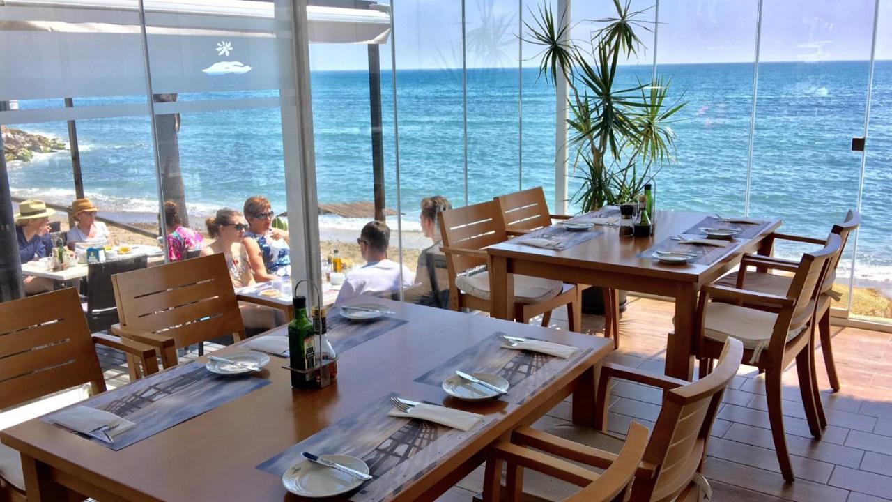 Beachfront Apartment In La Cala De Mijas Exteriör bild